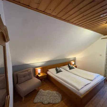 Hirzhof So Bike&ski Ridehaus In Out 度假居 *